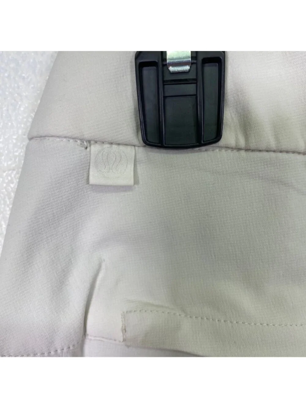Lululemon Mens Belted Casual Pants Athleisure Neutral Beige Adjustable Belt 32